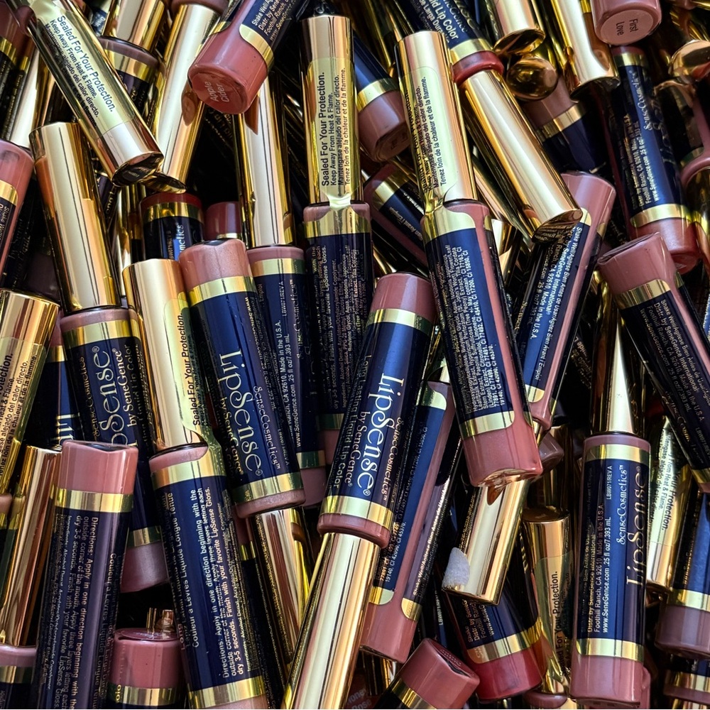 Lipsense Liquid Lip Color - CHOOSE YOUR SHADE / FINISH💖 - Picture 1 of 14